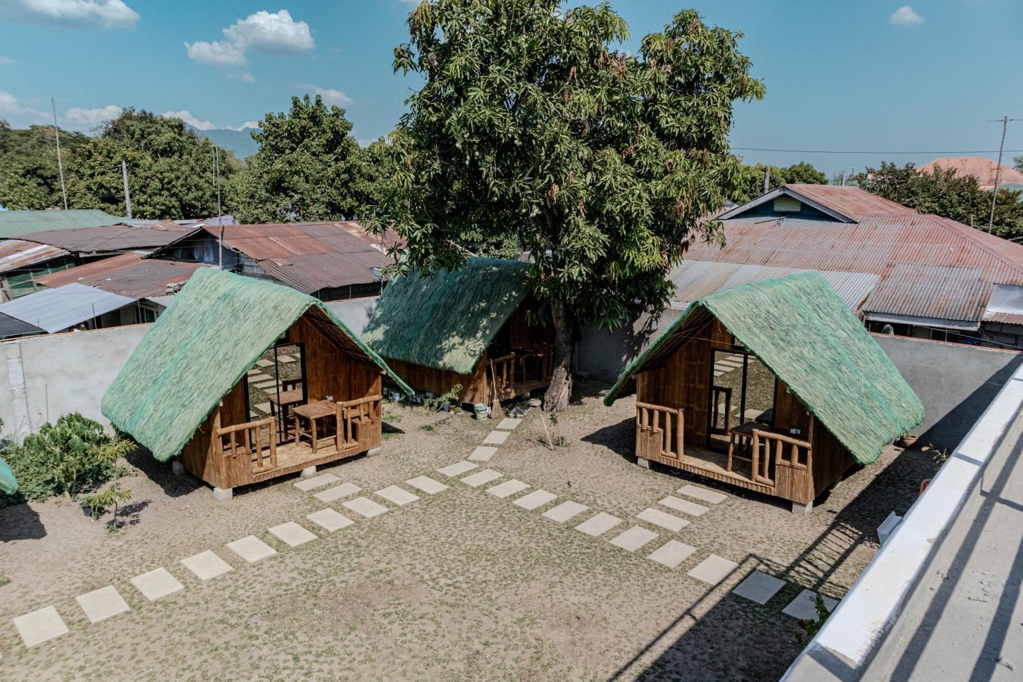 A Poolside Cafe Resort Magalang المظهر الخارجي الصورة